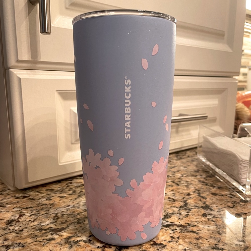 A 20oz Starbucks tumbler